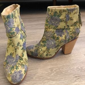 RARE RAG AND BONE FLORAL PRINT BOOTIE SIZE 7